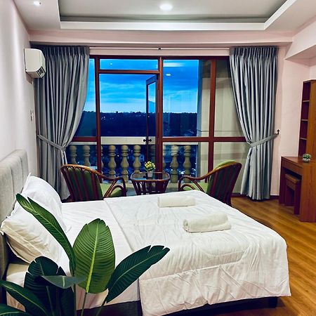 Kuching City Center Riverbank Suites With Marvelous River View Exteriér fotografie