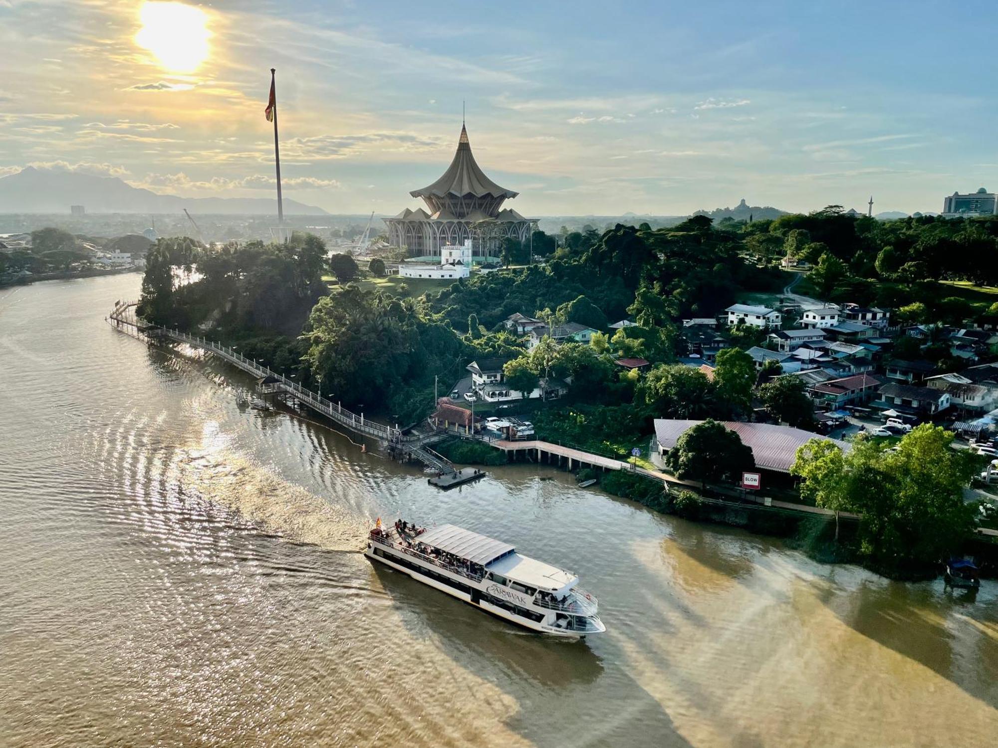 Kuching City Center Riverbank Suites With Marvelous River View Exteriér fotografie