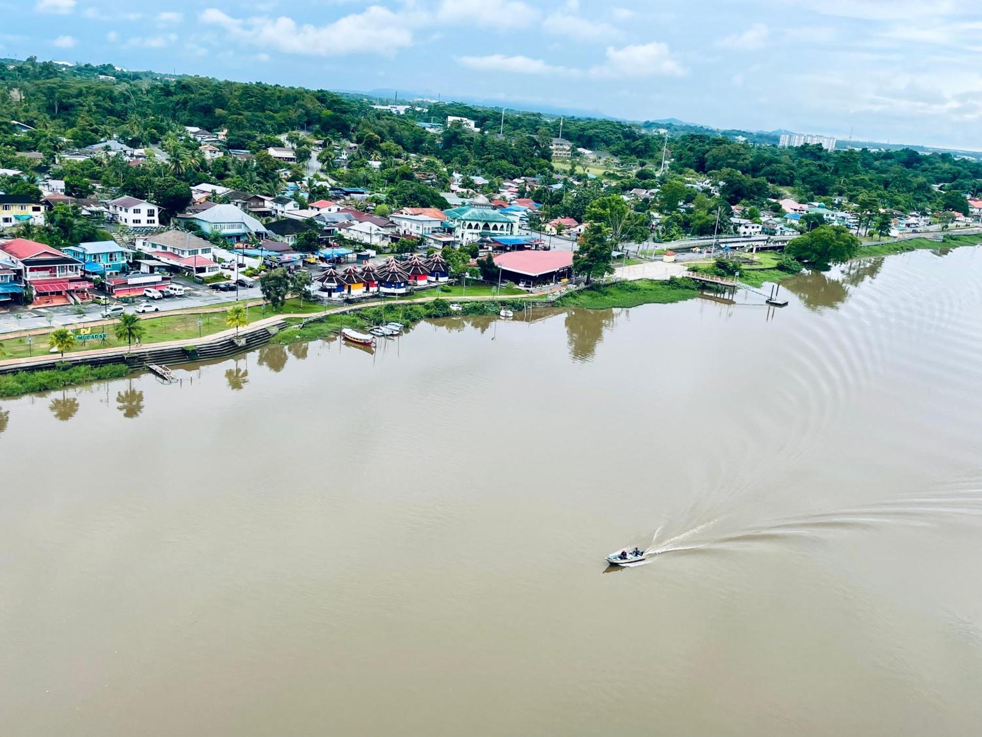 Kuching City Center Riverbank Suites With Marvelous River View Exteriér fotografie
